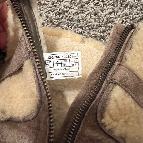 UGG AUSTRALIA BLAYRE II SUEDE BOOT - Picture 6 of 6